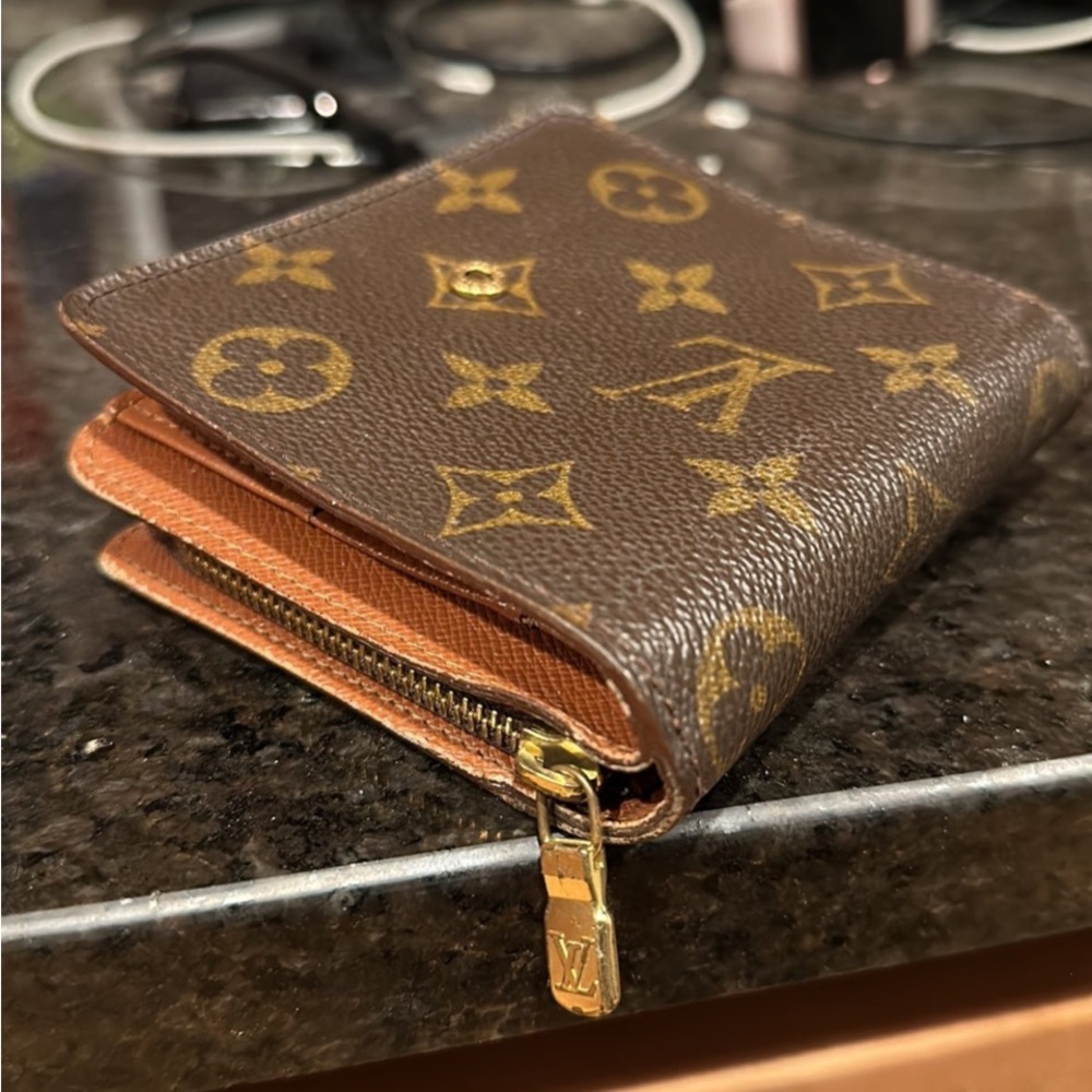Authentic Louis Vuitton Wallet excellent condition. Certificate - Picture 6 of 8